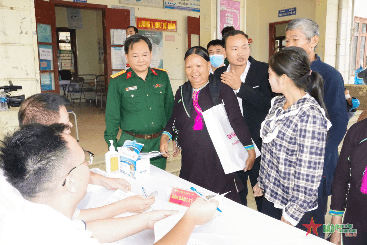 Bệnh viện Quân y 109, Quân khu 2 khám bệnh, cấp thuốc cho hơn 3.000 người tại Lai Châu
