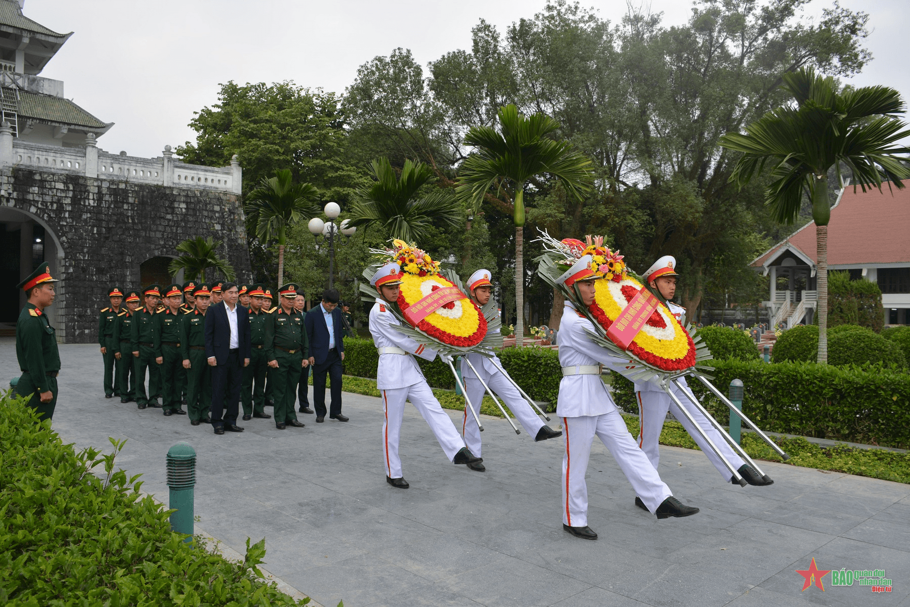 Quân khu 2: Dâng hương tại Nghĩa trang Liệt sĩ quốc gia A1