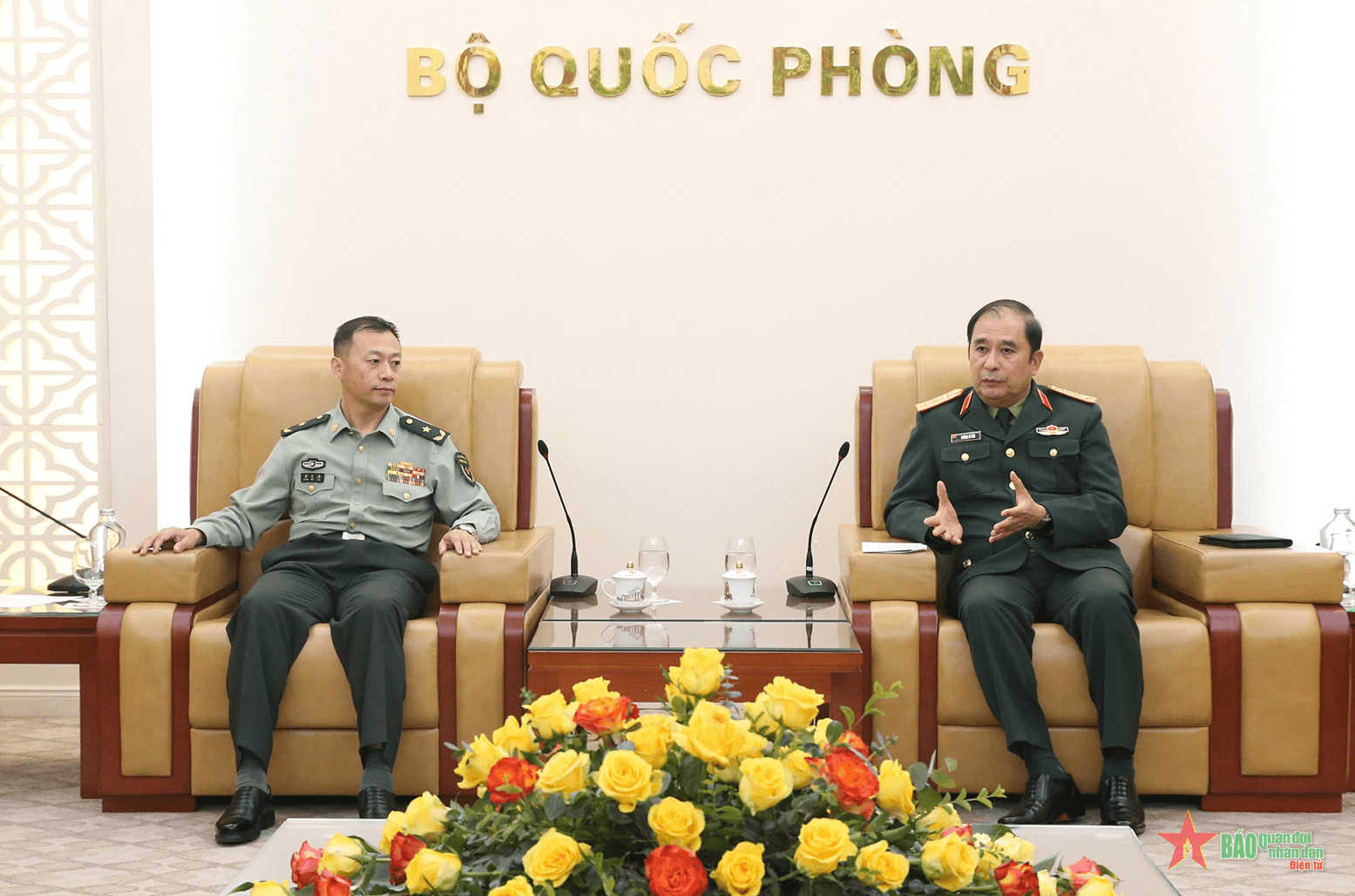 Thượng tướng Phùng Sĩ Tấn tiếp Đoàn công tác Viện Khoa học Quân sự Trung Quốc