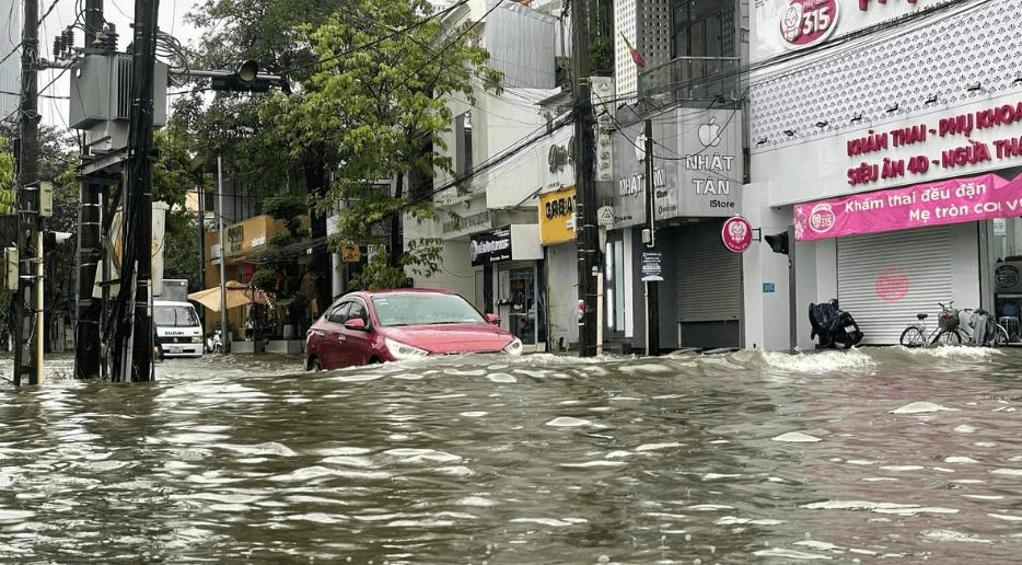 Mưa lớn gây nhiều thiệt hại tại các địa phương khu vực miền Trung