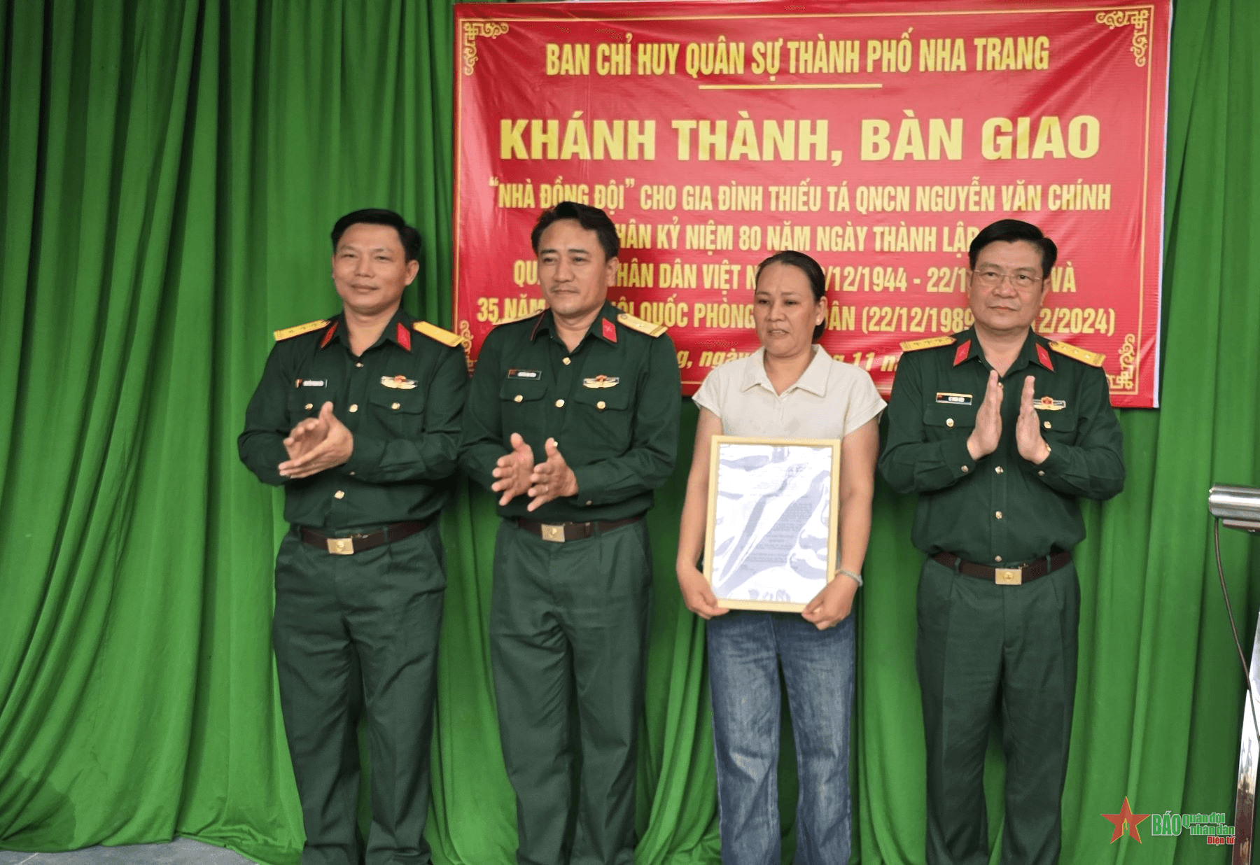 Ban CHQS TP Nha Trang bàn giao “Nhà đồng đội”