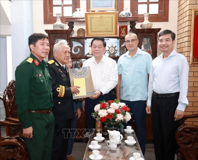 Trân trọng những cống hiến của các nhân chứng lịch sử bến Tàu không số Vũng Rô