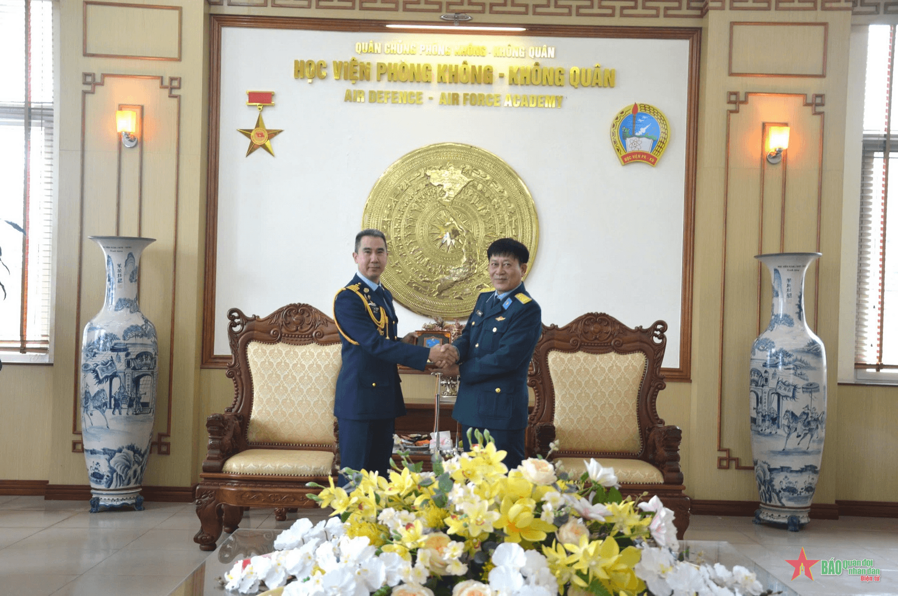Đoàn Tùy viên Không quân Thái Lan thăm và làm việc tại Học viện Phòng không - Không quân