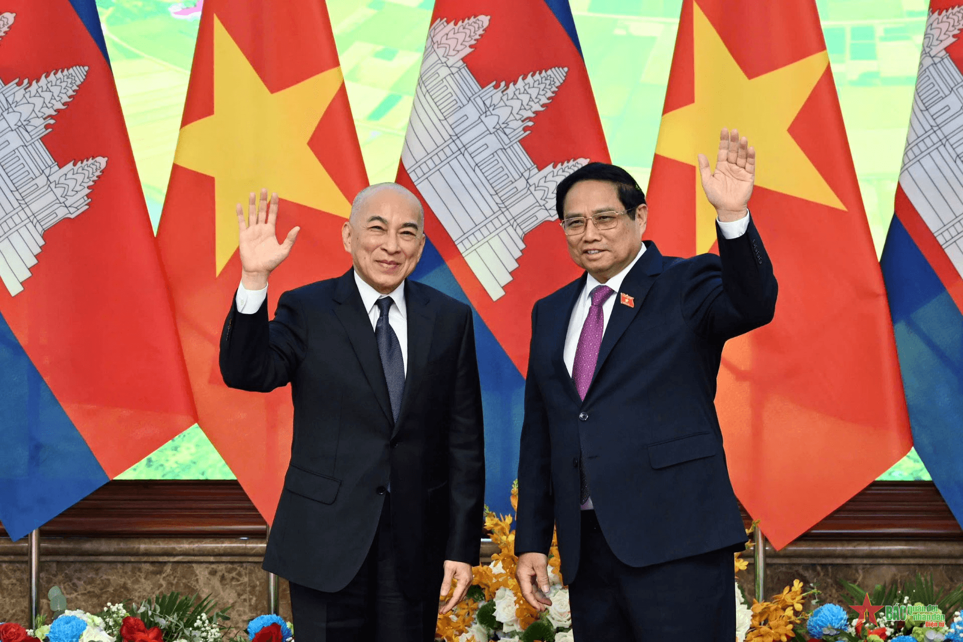 Thủ tướng Chính phủ Phạm Minh Chính tiếp kiến Quốc vương Campuchia Norodom Sihamoni