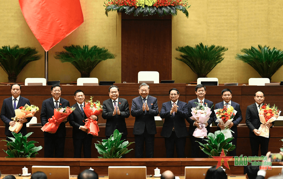 Quốc hội bầu Tổng Thư ký Quốc hội; phê chuẩn bổ nhiệm Bộ trưởng Bộ Tài chính, Bộ trưởng Bộ Giao thông vận tải, Thẩm phán Tòa án nhân dân tối cao