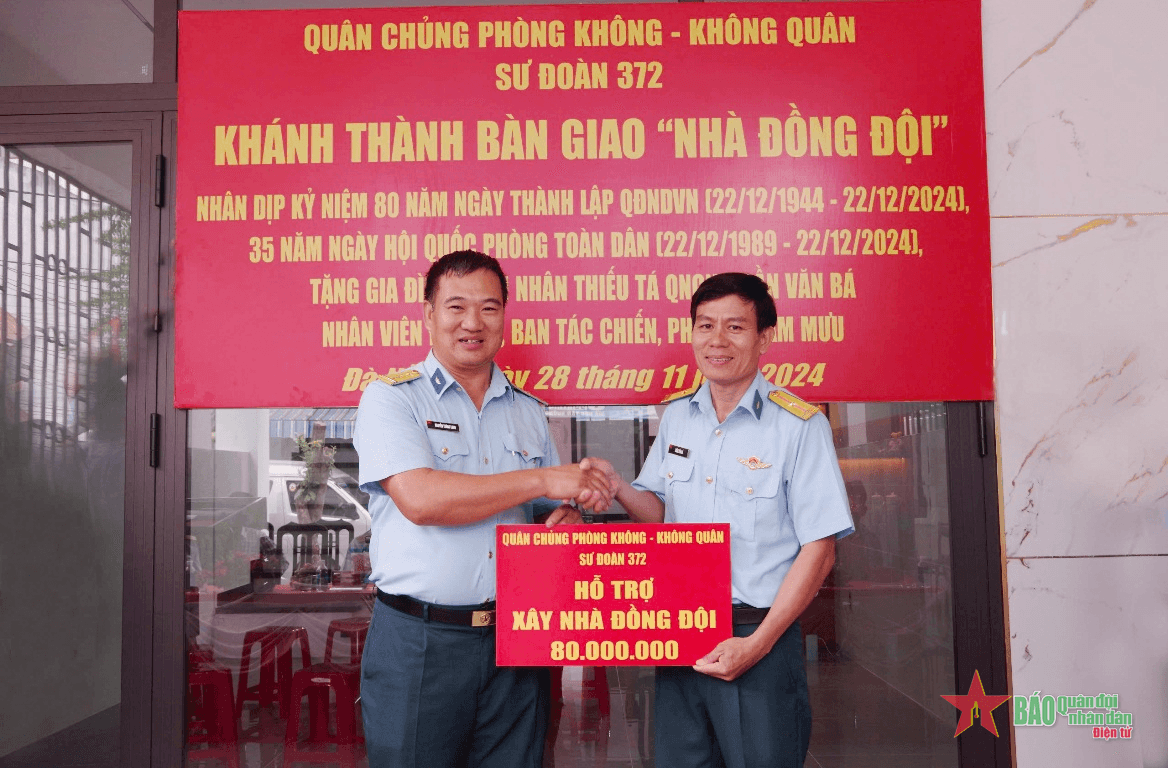 Sư đoàn 372 bàn giao Nhà đồng đội tặng quân nhân khó khăn