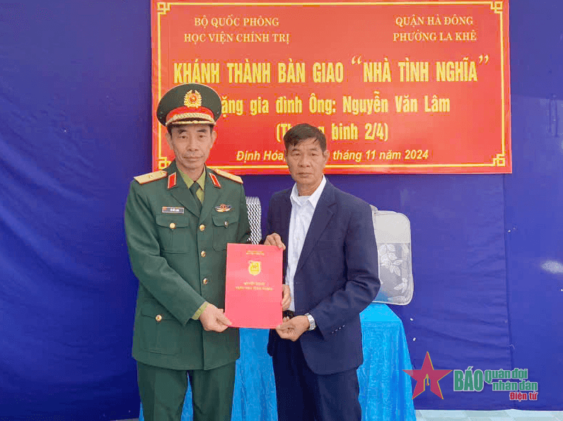 Học viện Chính trị bàn giao “Nhà tình nghĩa” tặng cựu chiến binh