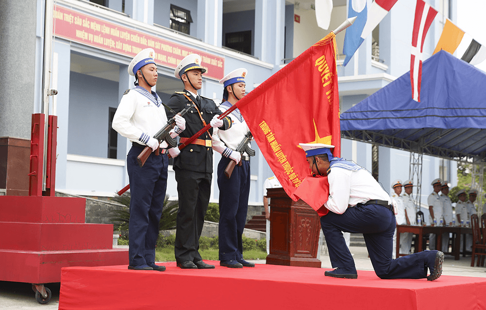 Trung tâm Huấn luyện Vùng 2 Hải quân: 100% học viên đào tạo hạ sĩ quan chuyên môn kỹ thuật khóa 4 tốt nghiệp