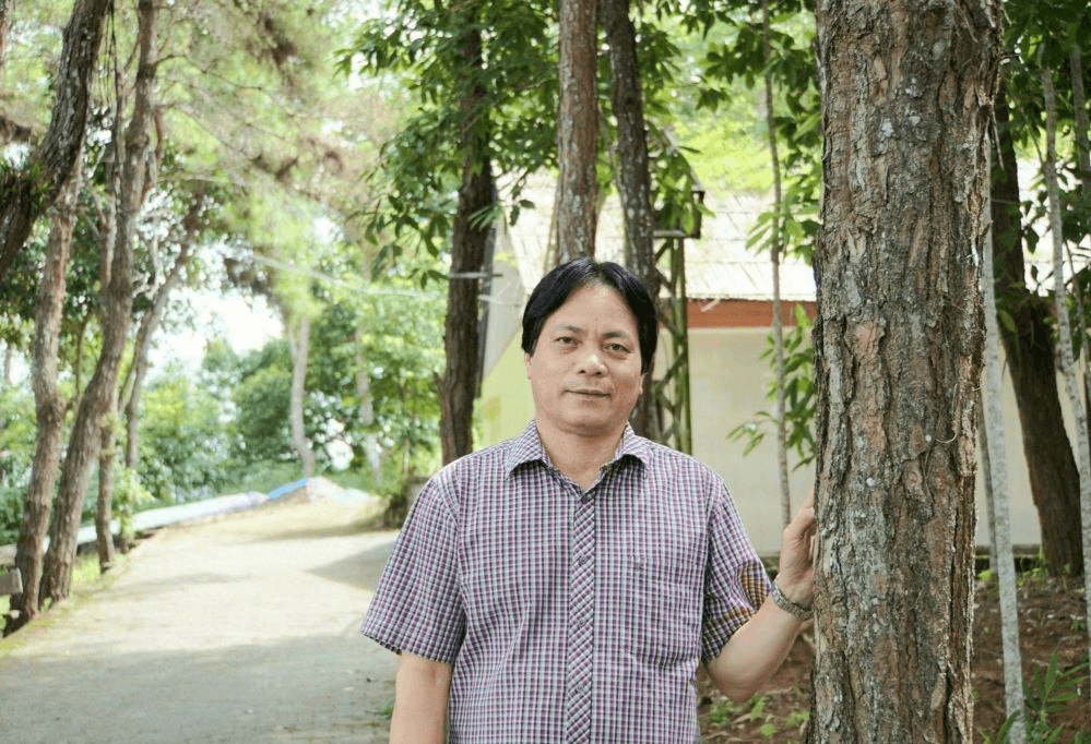 Say mê sáng tác thơ tiếng Tày