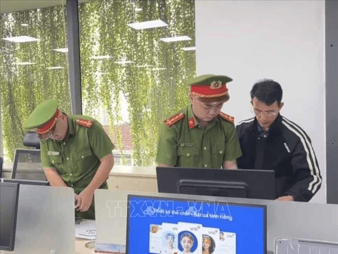 Bắt tạm giam Phó giám đốc Chi nhánh ngân hàng lửa đảo 61 tỷ đồng