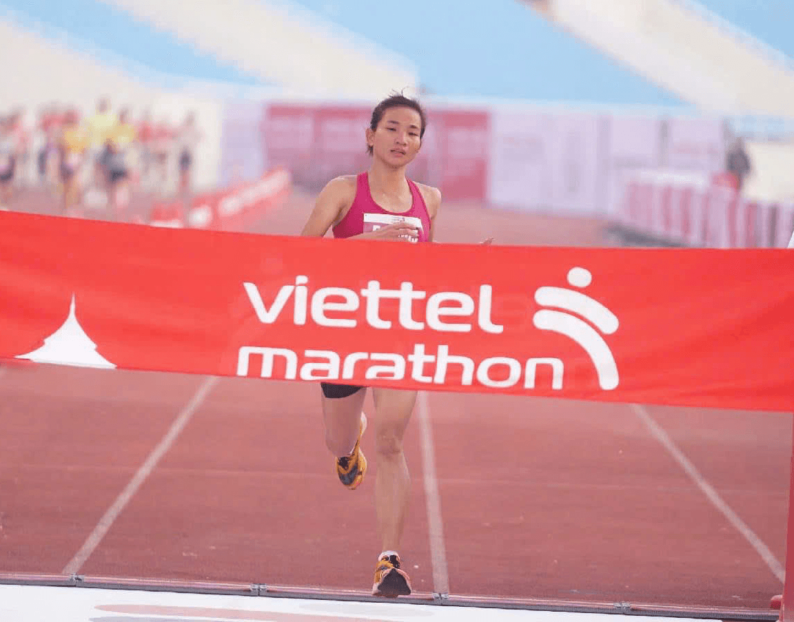 Nguyễn Thị Oanh lập kỷ lục quốc gia tại Viettel Marathon Hà Nội 2024