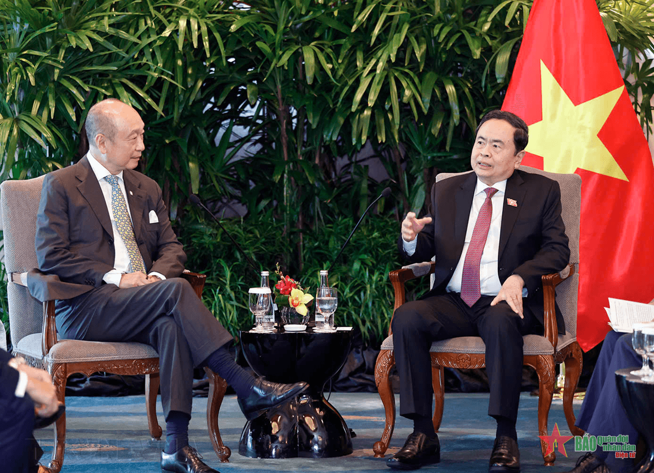 Chủ tịch Quốc hội Trần Thanh Mẫn tiếp lãnh đạo Tập đoàn United Overseas Bank