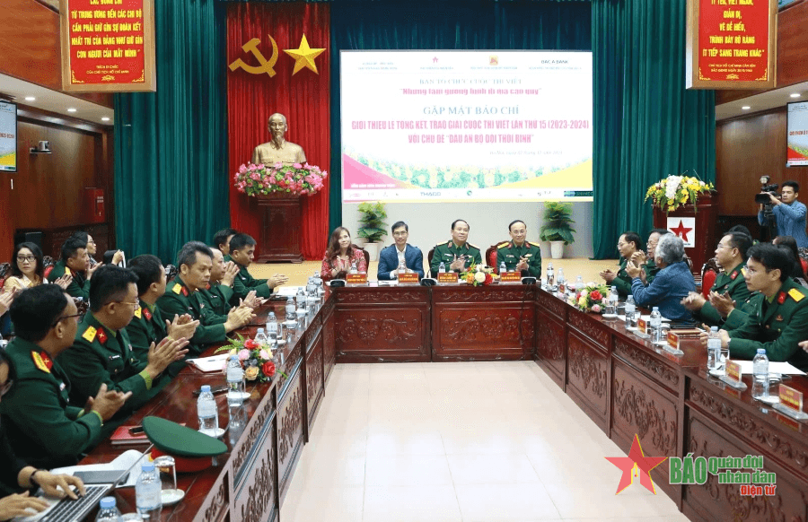 Gần 1.000 tác phẩm tham dự Cuộc thi viết “Những tấm gương bình dị mà cao quý” lần thứ 15
