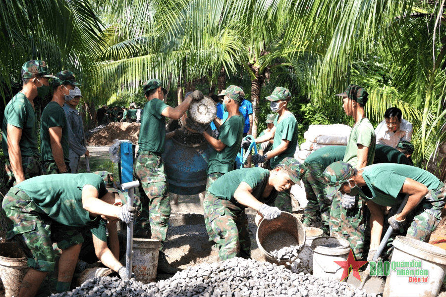 “Thực hiện quân với dân một ý chí” ở Quân khu 9 - Bài 1: Chung một tấm lòng vì nhân dân
