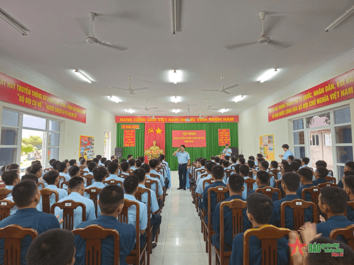 Sư đoàn 377 tập huấn khung huấn luyện chiến sĩ mới năm 2025