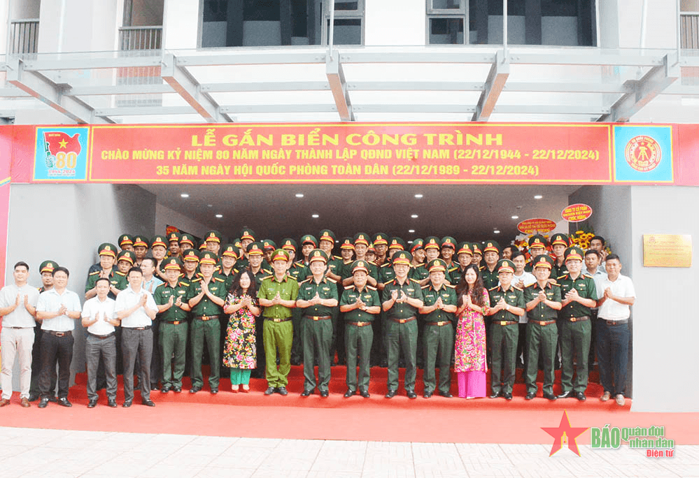 Tổng cục Kỹ thuật gắn biển công trình Nhà ở công vụ Long Bình - Đồng Nai