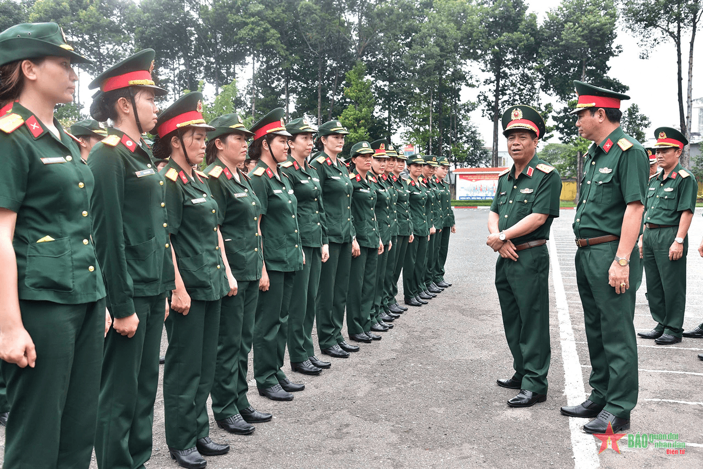 Thượng tướng Nguyễn Văn Nghĩa thăm động viên khối nữ chiến sĩ Biệt động