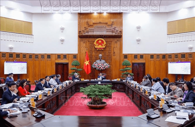 Thủ tướng Phạm Minh Chính: Xây dựng hệ thống đường sắt đô thị tại Hà Nội và TP Hồ Chí Minh theo hướng hiện đại