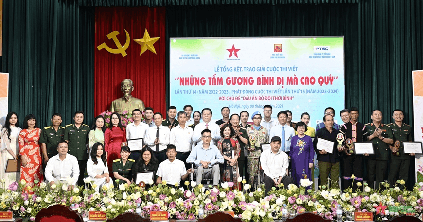 Cuộc thi viết "Những tấm gương bình dị mà cao quý" với chủ đề "Dấu ấn bộ đội thời bình": Trao thưởng tặng 35 tác giả (nhóm tác giả) có tác phẩm xuất sắc