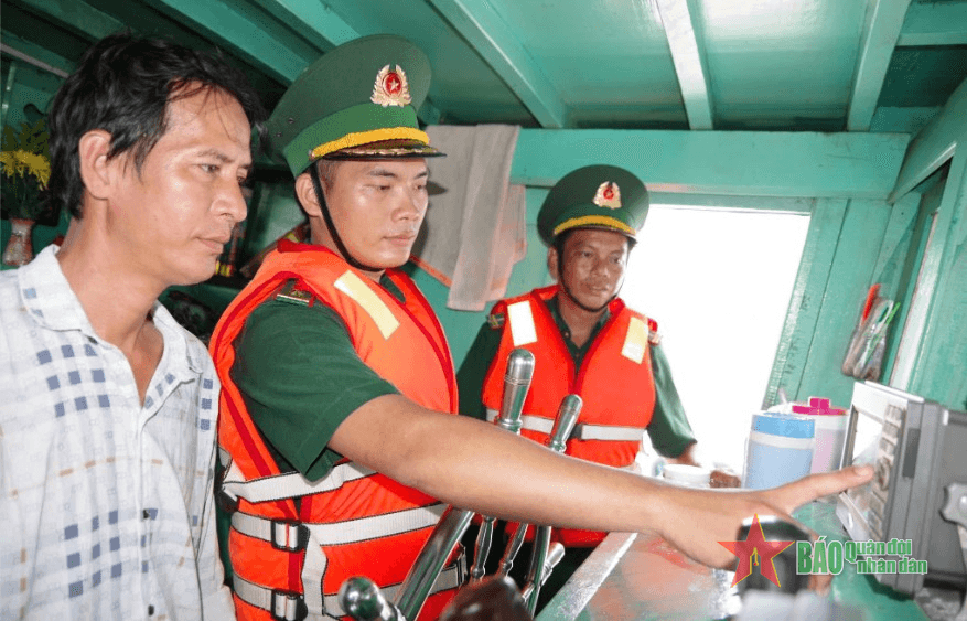 Chống khai thác thủy sản bất hợp pháp, không báo cáo và không theo quy định (IUU): Tiếp tục phối hợp ngăn chặn, xử lý nghiêm tàu cá vi phạm
