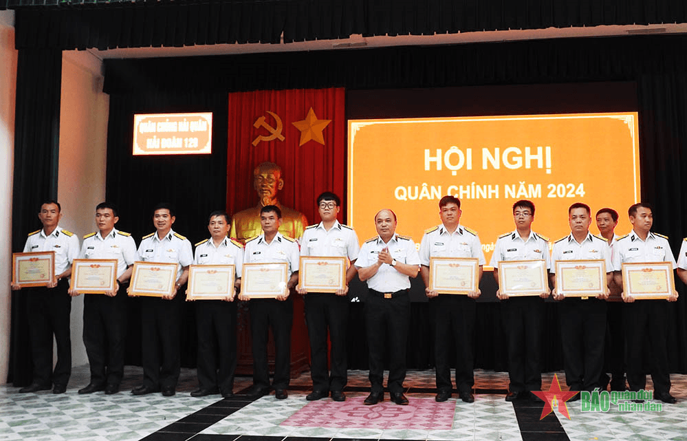 Hải đoàn 129 hoàn thành xuất sắc nhiệm vụ quốc phòng kết hợp kinh tế