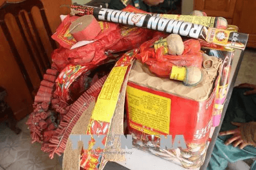 Thu giữ số lượng lớn pháo hoa nổ, thuốc lá không rõ nguồn gốc ở khu vực biên giới
