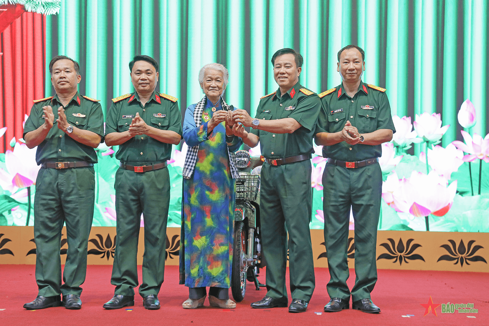 Họa sĩ, Anh hùng Lao động Đặng Ái Việt: Tôi mãi mãi là người chiến sĩ