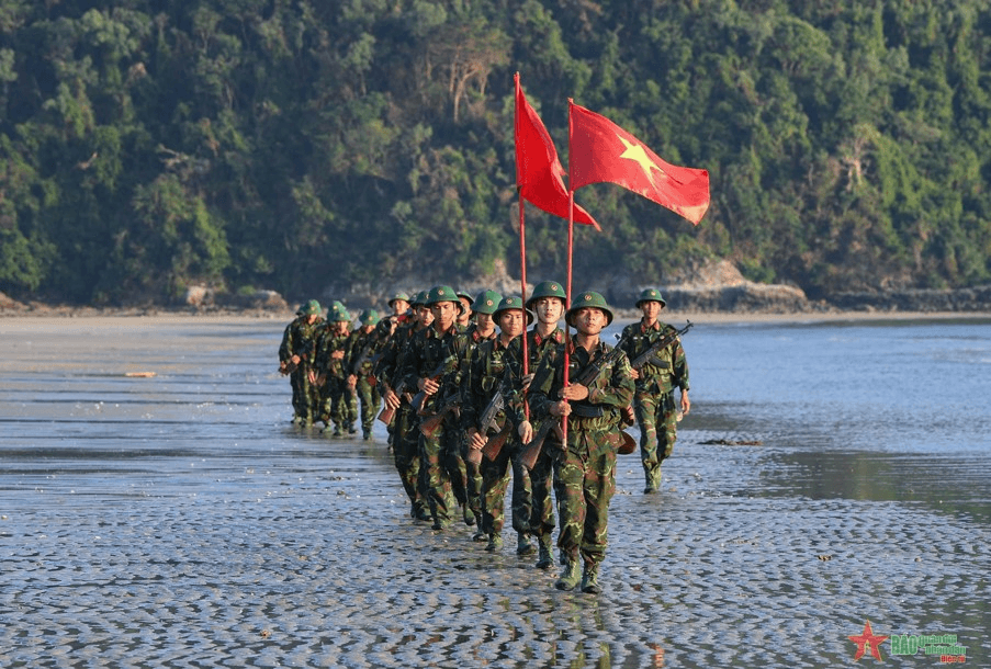 Lật tẩy âm mưu cổ xúy thuyết “vũ khí luận” nhằm chống phá Quân đội - Bài 2: Tỉnh táo trước âm mưu lợi dụng thuyết “vũ khí luận” để chống phá Quân đội (Tiếp theo và hết)