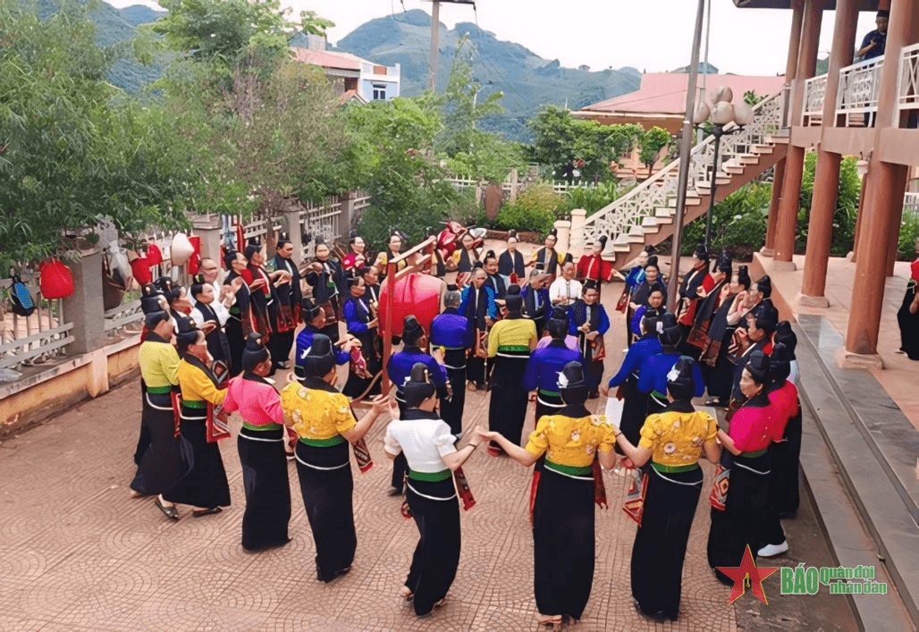 Mô hình gắn kết yêu thương