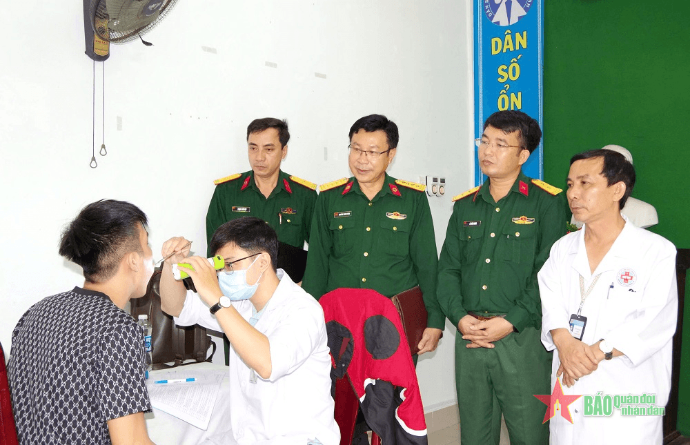 Tuyển chọn và gọi công dân nhập ngũ bảo đảm dân chủ, công khai