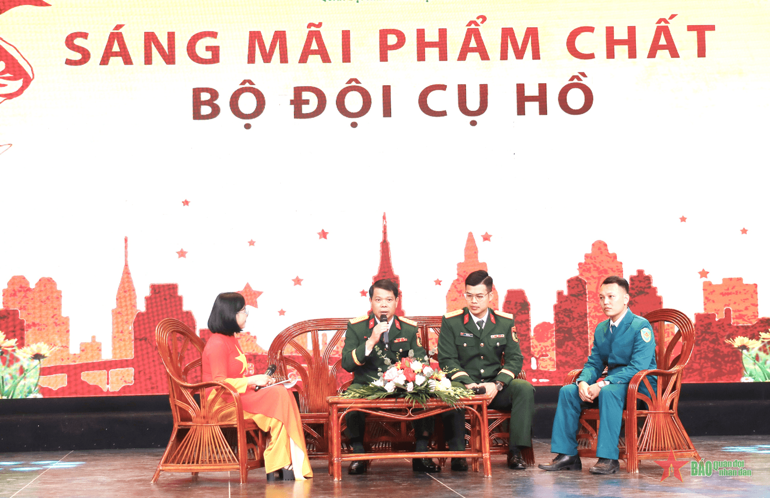 Bộ CHQS tỉnh Hưng Yên phối hợp tổ chức giao lưu "Sáng mãi phẩm chất Bộ đội Cụ Hồ"