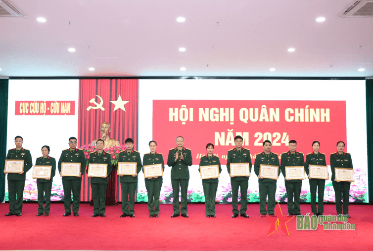 Nâng cao năng lực tham mưu về công tác cứu hộ, cứu nạn