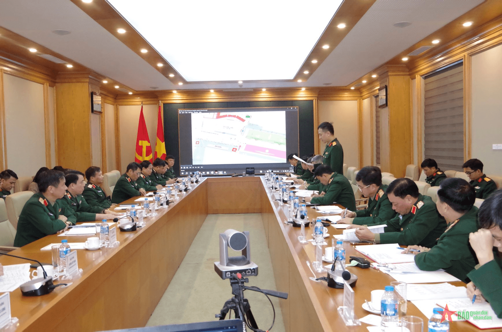 Giới thiệu về công tác lễ tân với sĩ quan tháp tùng phục vụ Triển lãm Quốc phòng quốc tế Việt Nam 2024