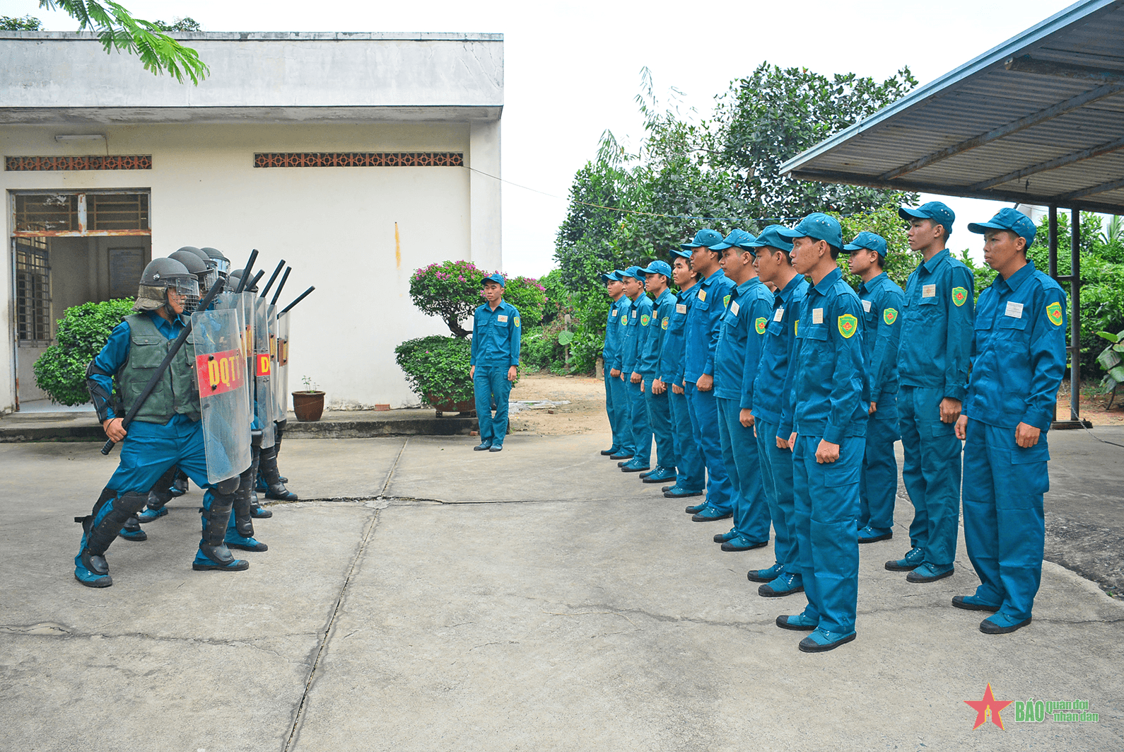 Phát huy truyền thống, thi đua hoàn thành xuất sắc nhiệm vụ