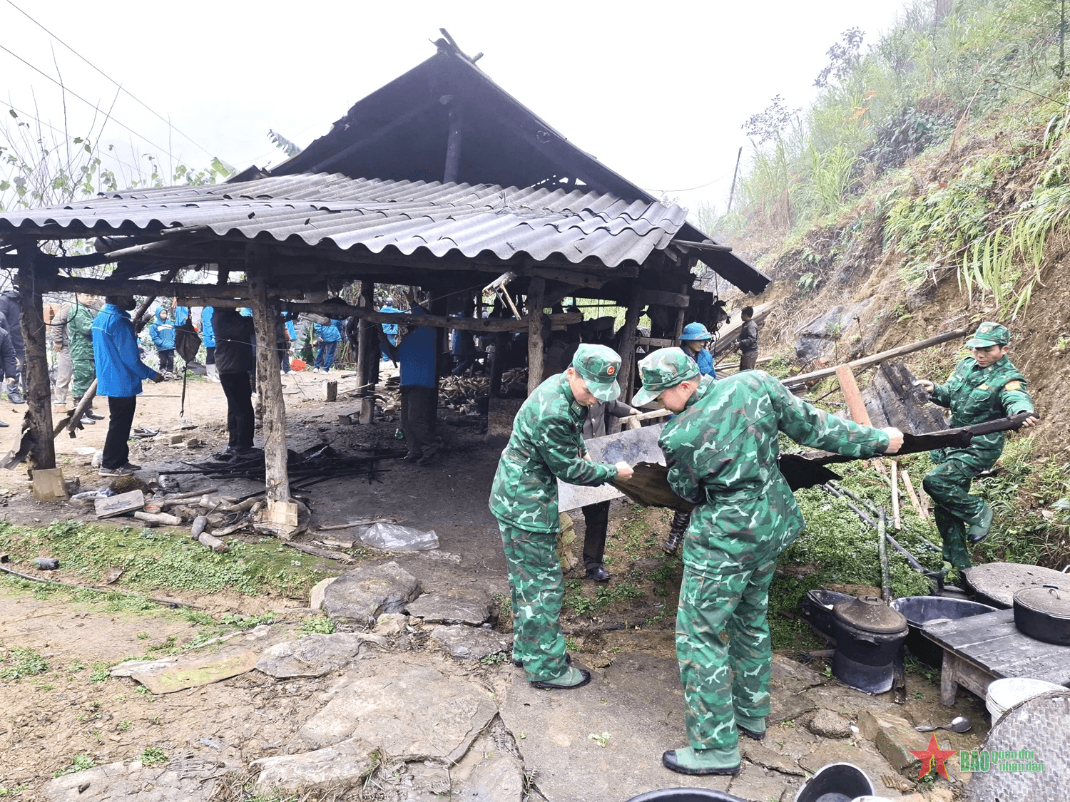 Đồn Biên phòng Xín Cái giúp hộ nghèo xóa nhà tạm, nhà dột nát