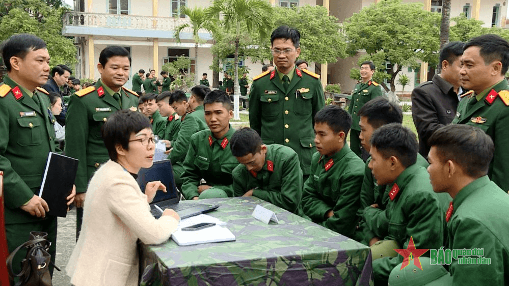 Bộ CHQS tỉnh Ninh Bình phổ biến chế độ chính sách cho quân nhân xuất ngũ năm 2024
