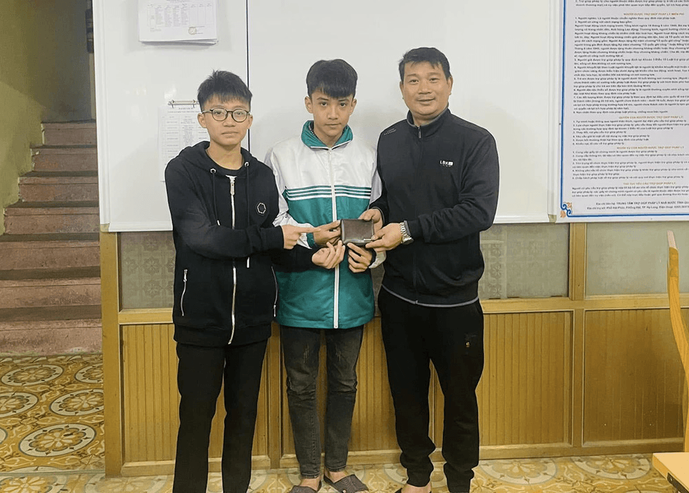 Hành động đẹp của hai học sinh vùng mỏ