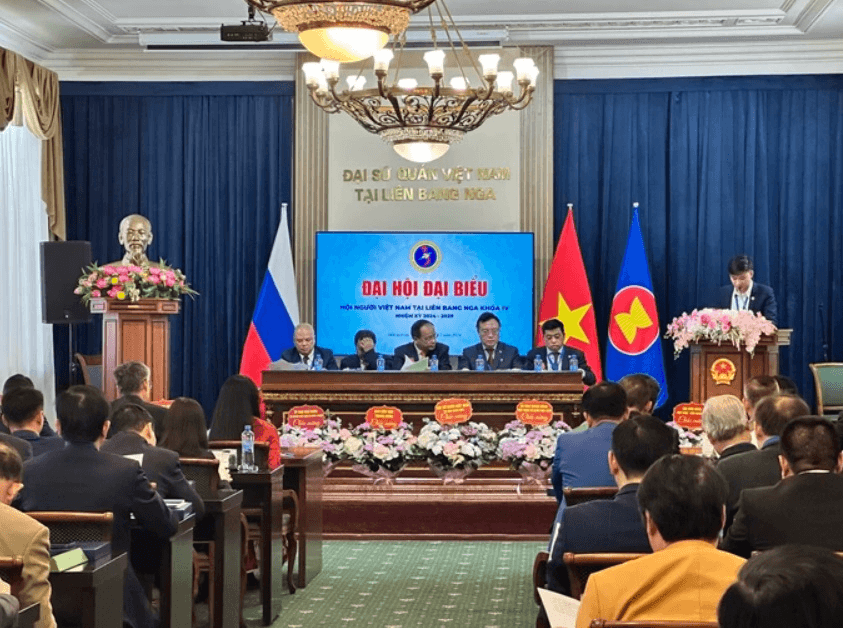 Thành lập Liên hiệp các tổ chức người Việt Nam tại LB Nga