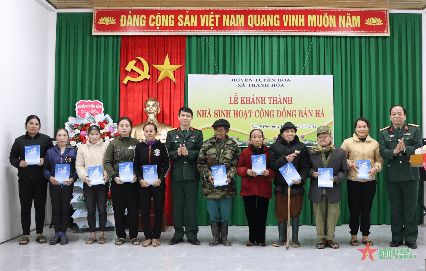 Binh chủng Thông tin liên lạc khánh thành Nhà sinh hoạt cộng đồng Bản Hà