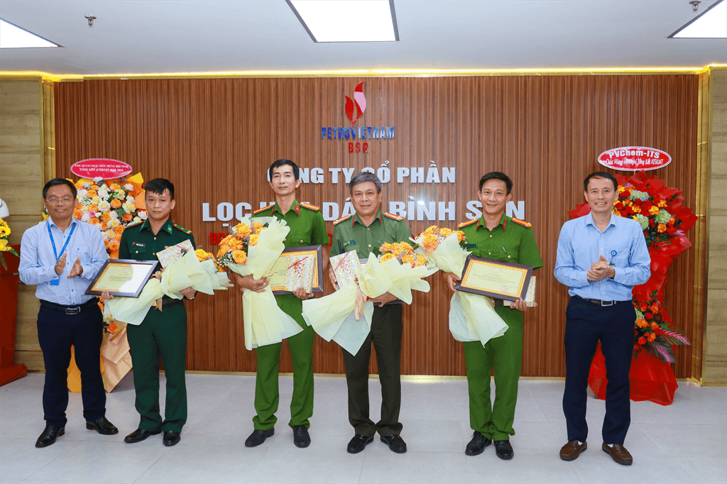 BSR khen thưởng các nhà thầu, đối tác góp phần đảm bảo vận hành an toàn Nhà máy Lọc dầu Dung Quất trong năm 2024