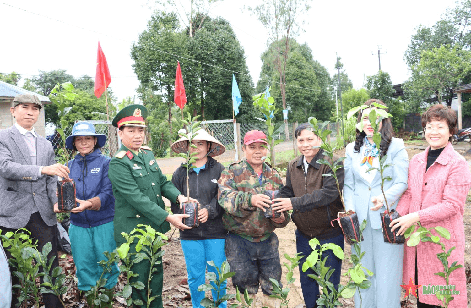 Bộ CHQS tỉnh Thừa Thiên Huế ra quân làm công tác dân vận đợt 2 năm 2024