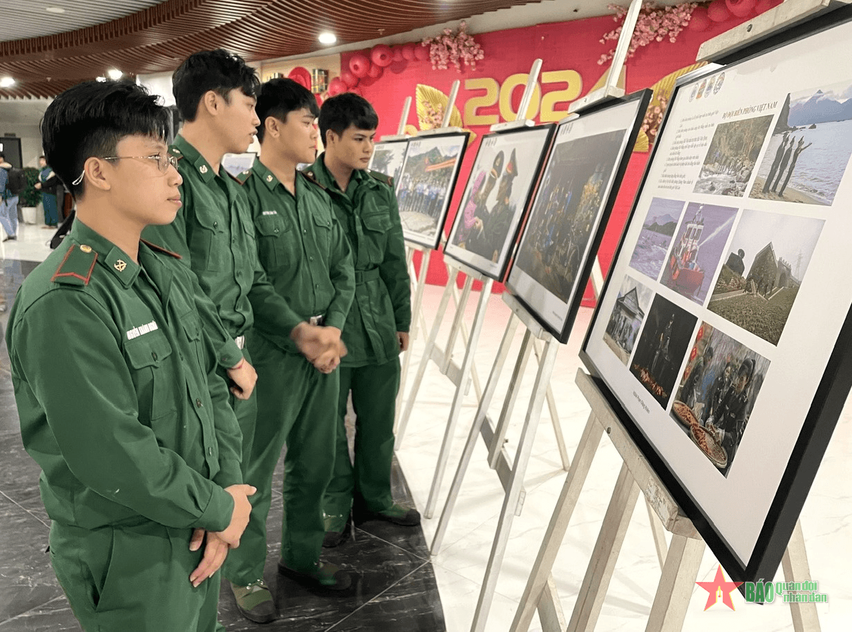 Đà Nẵng: Khai mạc Triển lãm ảnh nghệ thuật “80 năm tự hào - Vững bước tương lai”