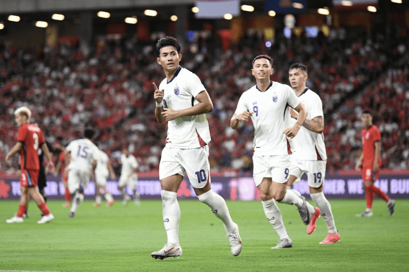 ASEAN Cup 2024: Thắng ngược khó tin, Thái Lan chính thức vào bán kết