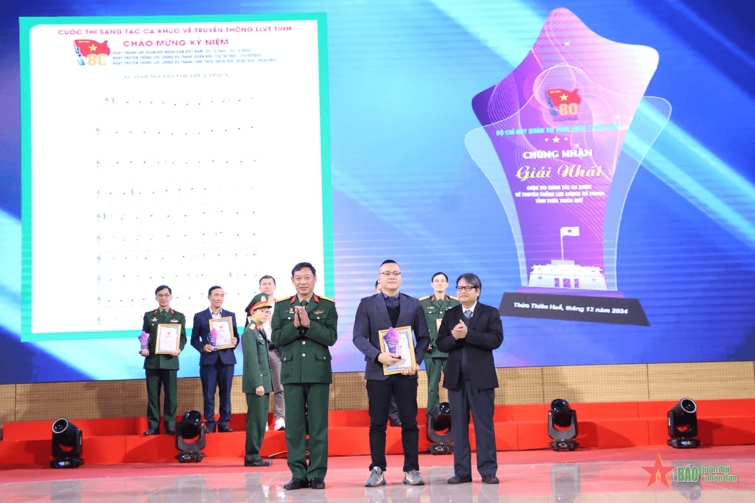 Trao giải các cuộc thi về lực lượng vũ trang tỉnh Thừa Thiên Huế

​