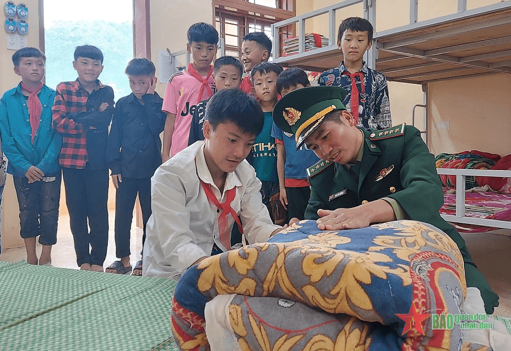 Vài gợi ý để giúp đồng bào, trẻ em vùng cao thiết thực