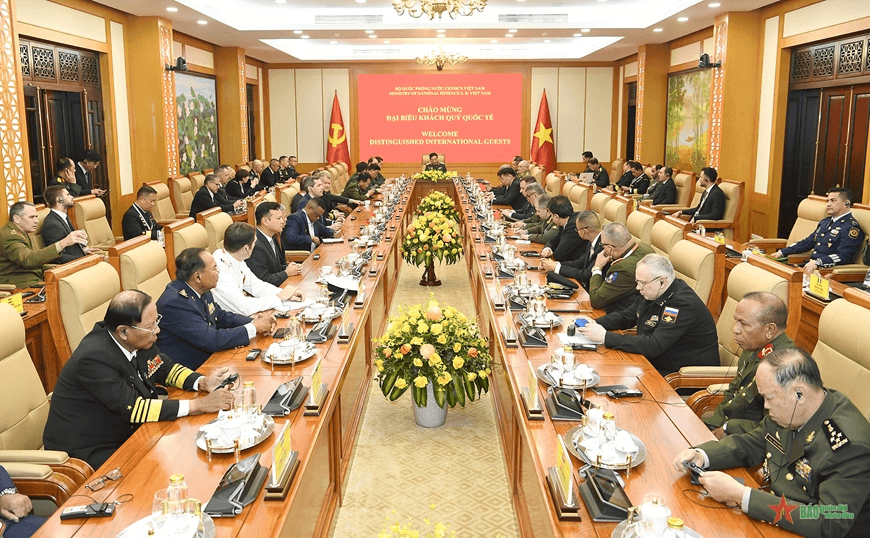 Đại tướng Phan Văn Giang tiếp lãnh đạo Bộ Quốc phòng, Quân đội các nước tham dự Triển lãm Quốc phòng quốc tế Việt Nam 2024.