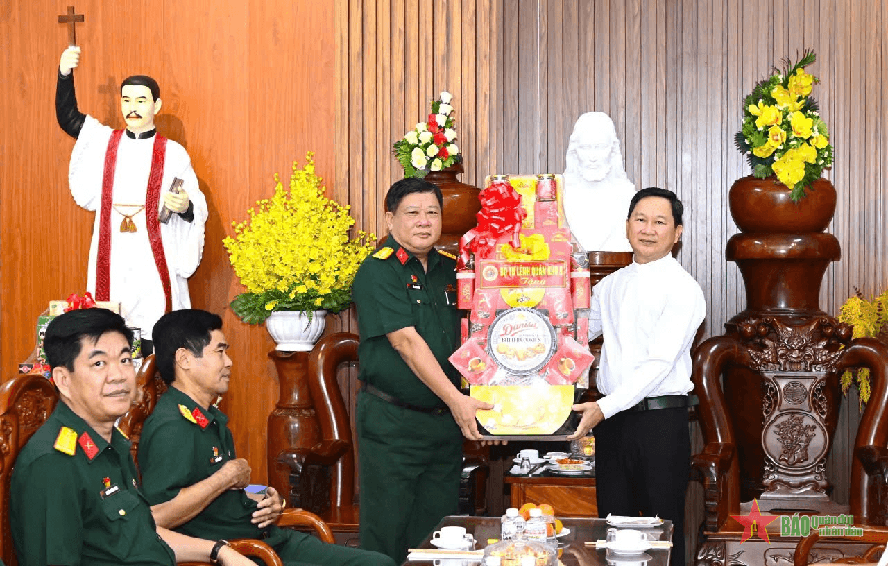Quân khu 9: Thăm, chúc mừng Giáng sinh tại Bạc Liêu