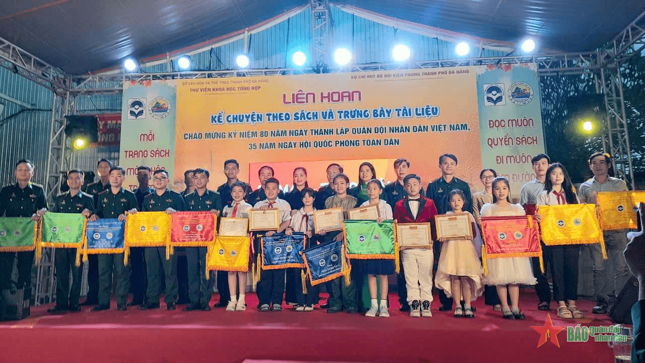 Liên hoan Kể chuyện theo sách và trưng bày tài liệu kỷ niệm Ngày thành lập QĐND Việt Nam
