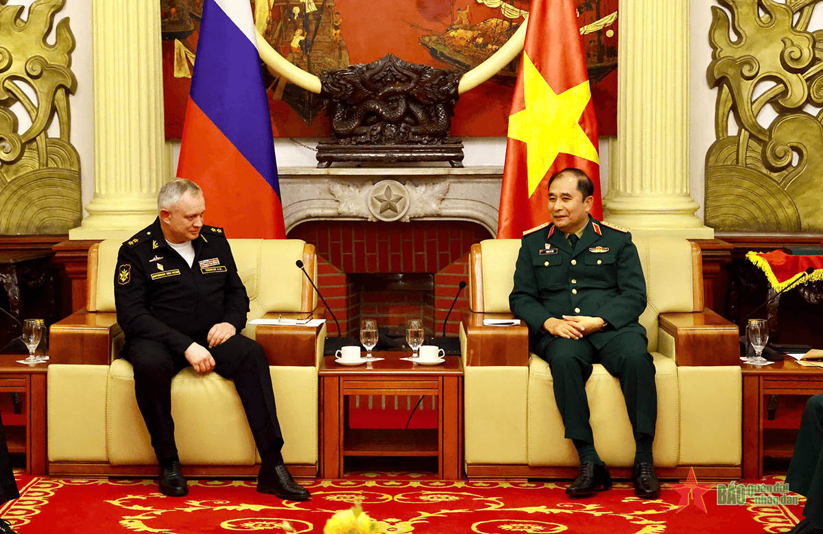 Thượng tướng Phùng Sĩ Tấn tiếp Phó tổng Tham mưu trưởng Các lực lượng vũ trang Liên bang Nga