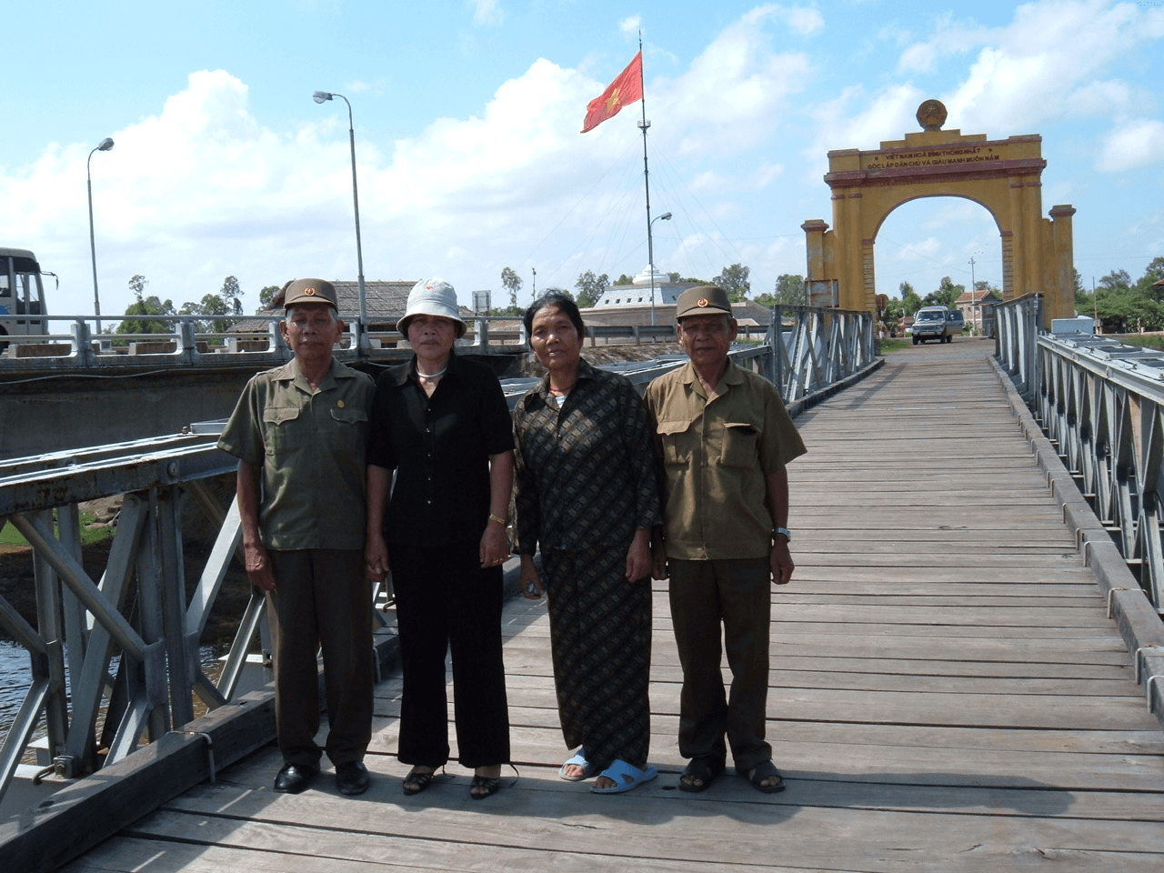Ba chú cháu anh hùng